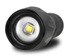 Latarka ręczna diodowa (LED) everActive FL-600 z diodą CREE XM-L2 18650 / 3x AAA (R03)