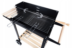 Grill ogrodowy prostokątny na kółkach ze szpikulcem
